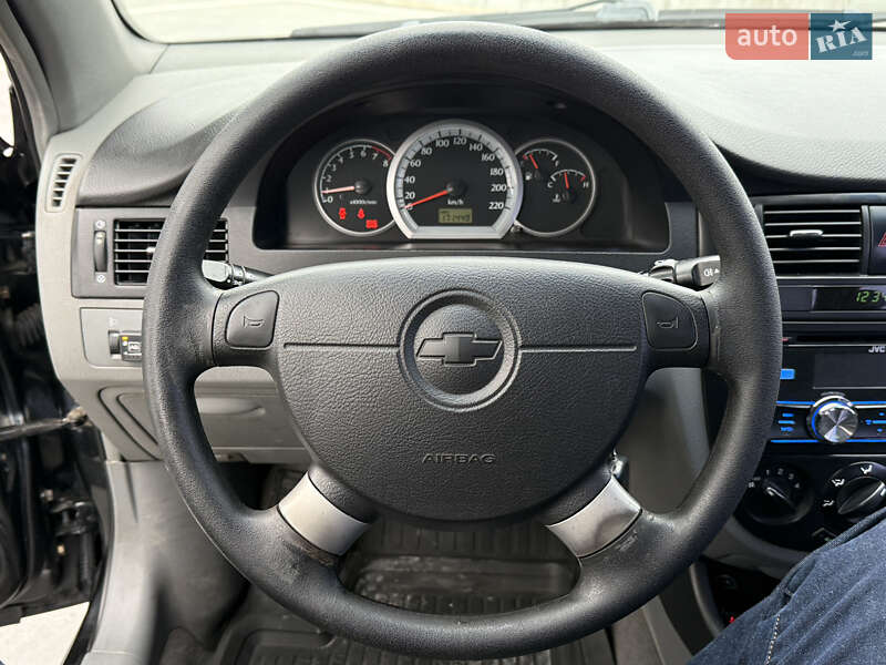 Седан Chevrolet Nubira 2004 в Киеве фото 15 Седан Chevrolet Nubira 2004 в Киеве