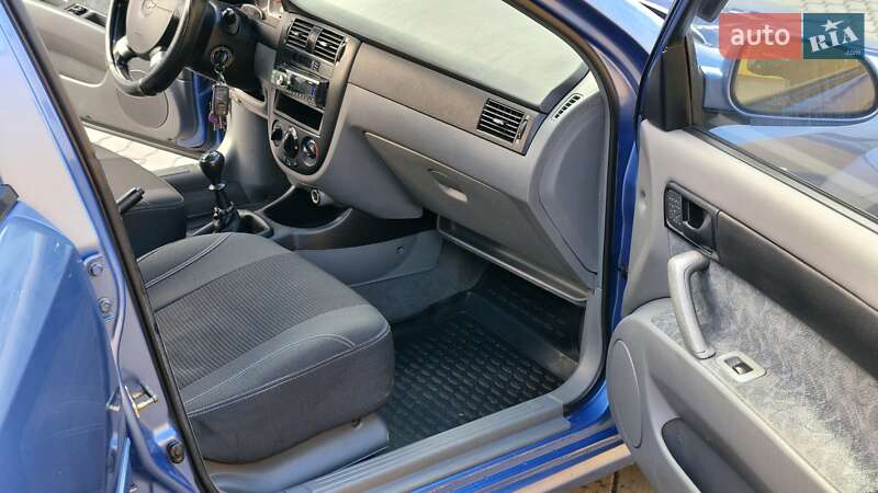 Седан Chevrolet Nubira 2004 в Хмельницком