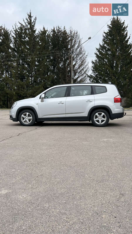 Универсал Chevrolet Orlando 2011 в Ровно