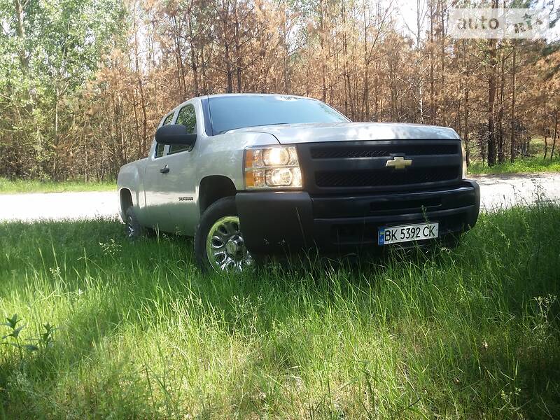 Пікап Chevrolet Silverado 2010 в Дубні