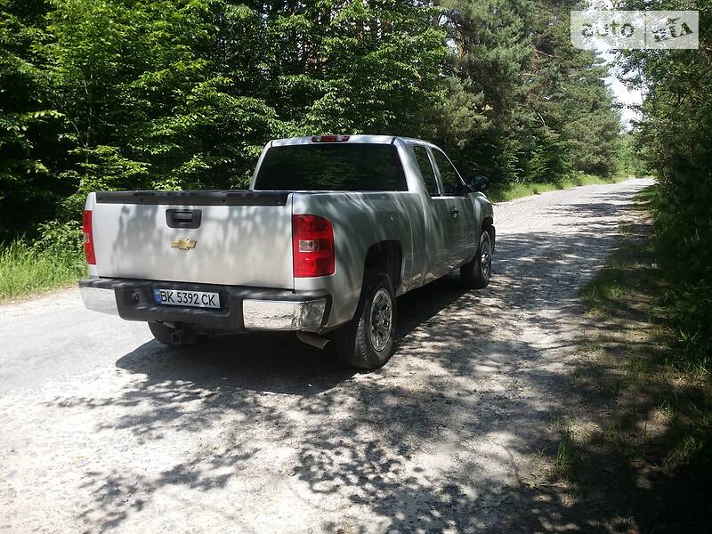 Пікап Chevrolet Silverado 2010 в Дубні
