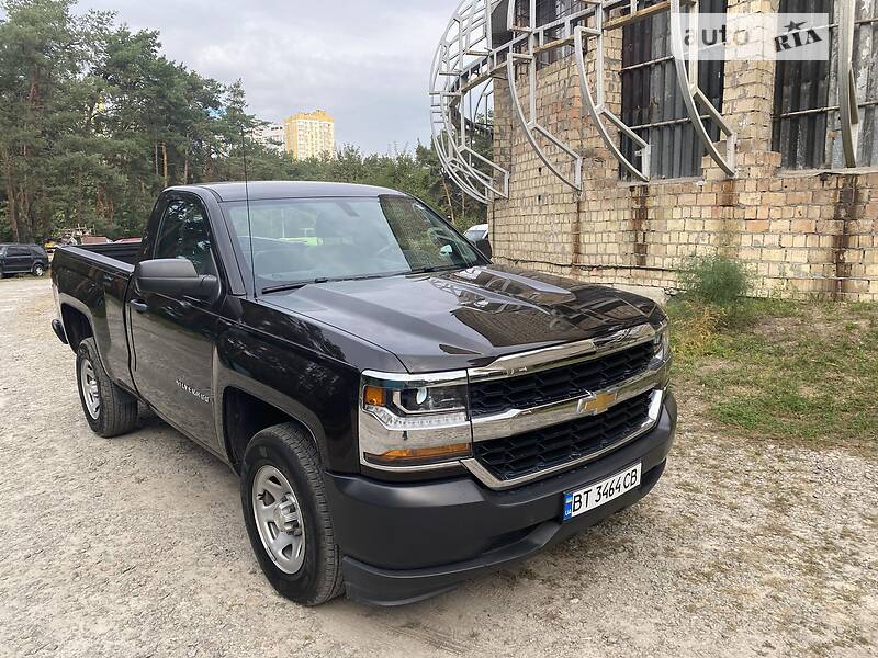 Пикап Chevrolet Silverado 2018 в Киеве