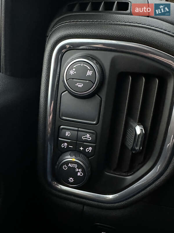 Пікап Chevrolet Silverado 2018 в Києві