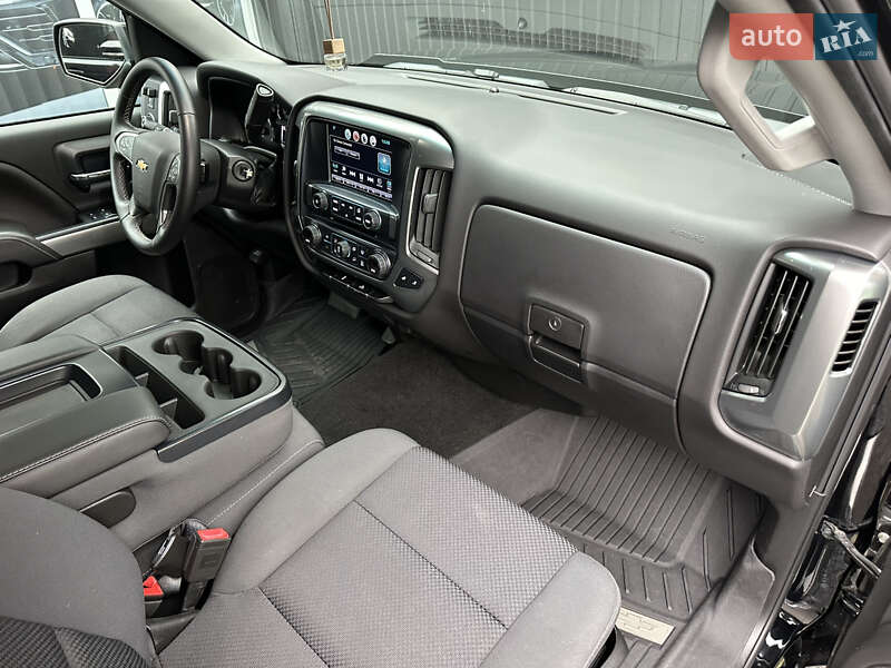 Пикап Chevrolet Silverado 2018 в Киеве