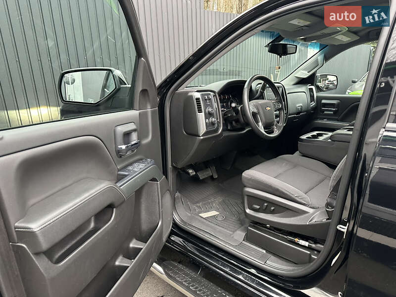 Пикап Chevrolet Silverado 2018 в Киеве