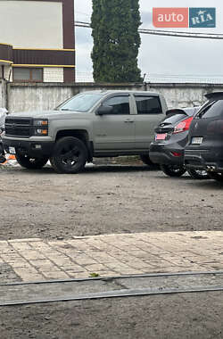 Пикап Chevrolet Silverado 2015 в 