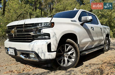 Пикап Chevrolet Silverado 2021 в 