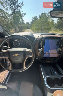 Пикап Chevrolet Silverado 2021 в 