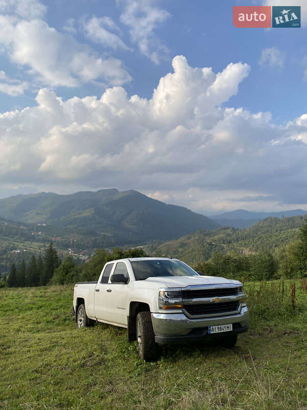 Пикап Chevrolet Silverado 2017 в Яготине