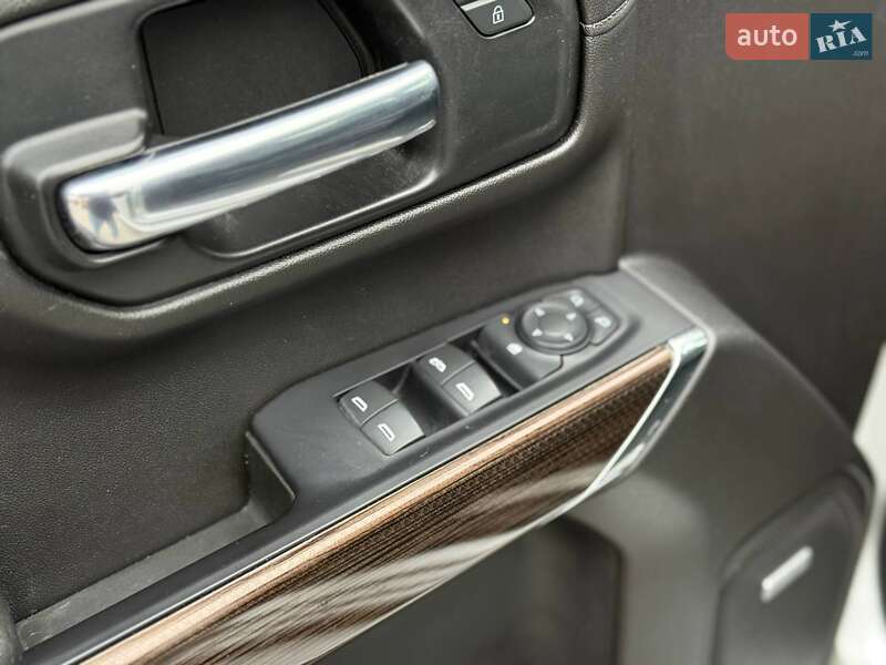 Пикап Chevrolet Silverado 2020 в Киеве