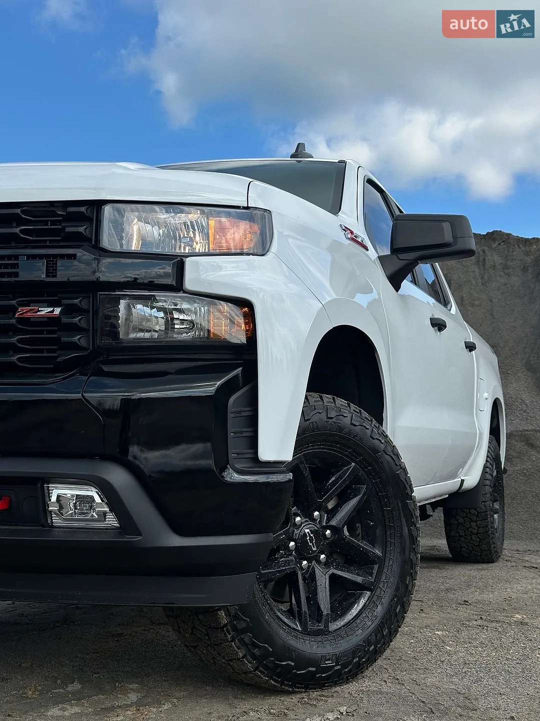 2019 Chevrolet Silverado - мініатюра 2