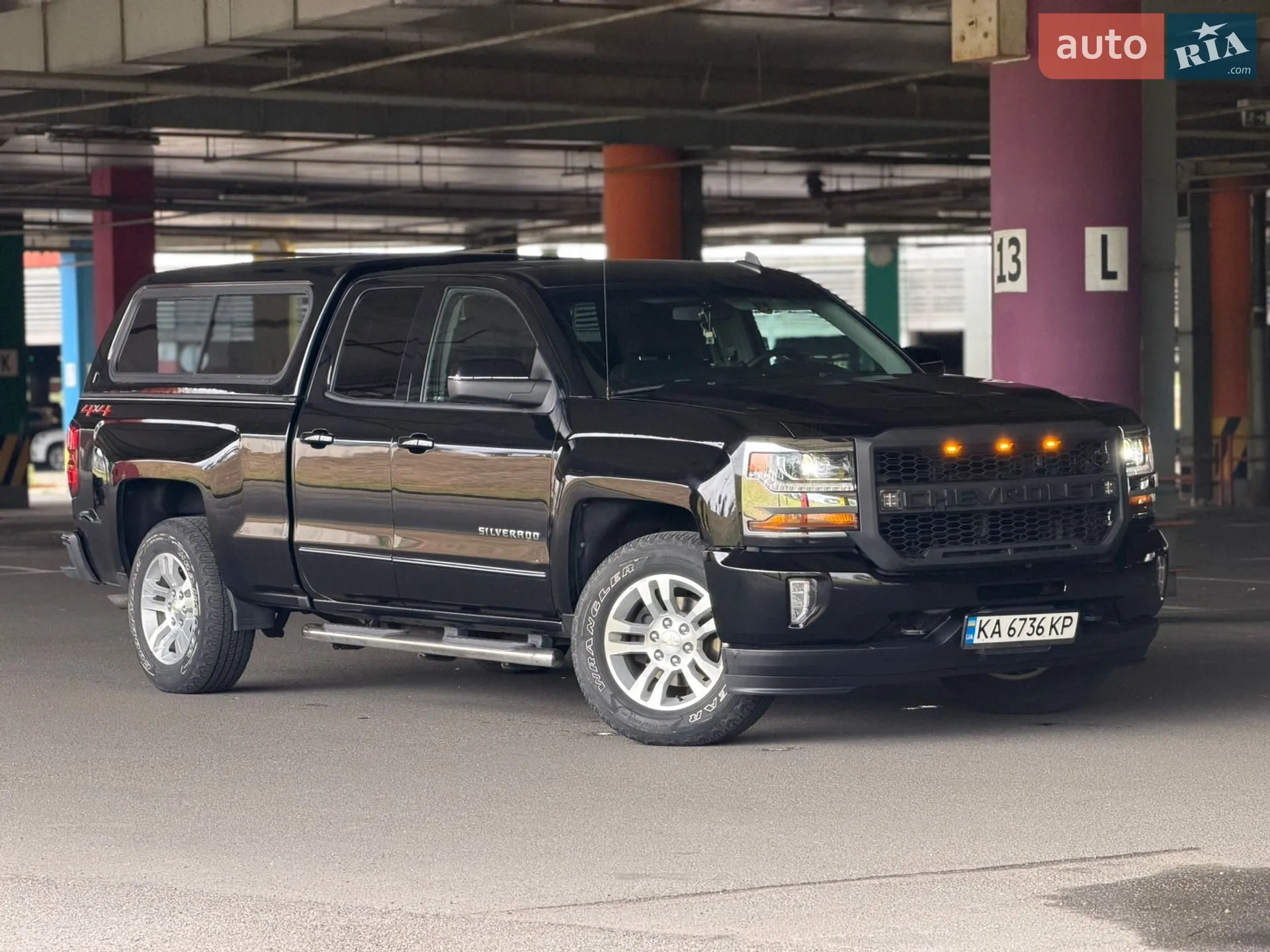 2018 Chevrolet Silverado - фото 1