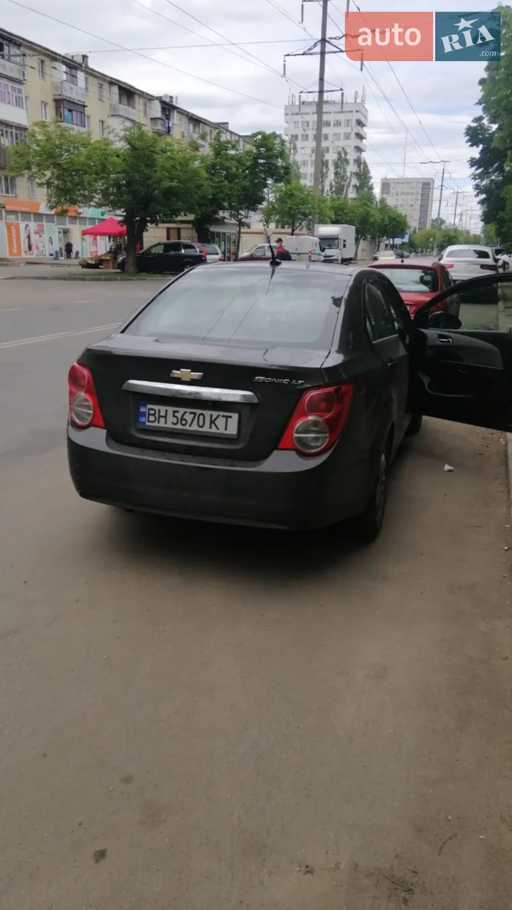 2013 Chevrolet Sonic - мініатюра 3