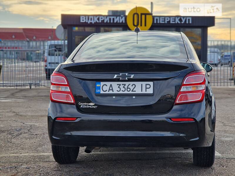 Седан Chevrolet Sonic 2019 в Киеве