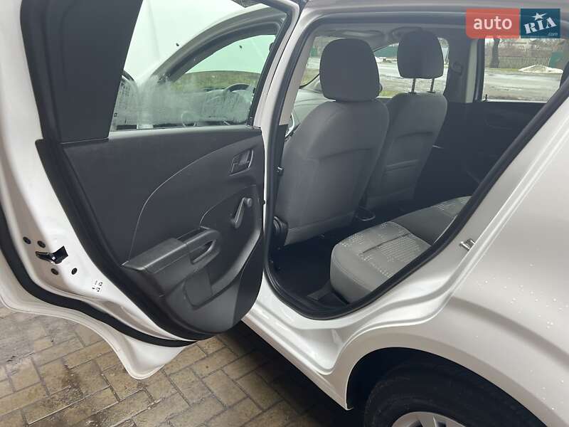 Хэтчбек Chevrolet Sonic 2017 в Днепре