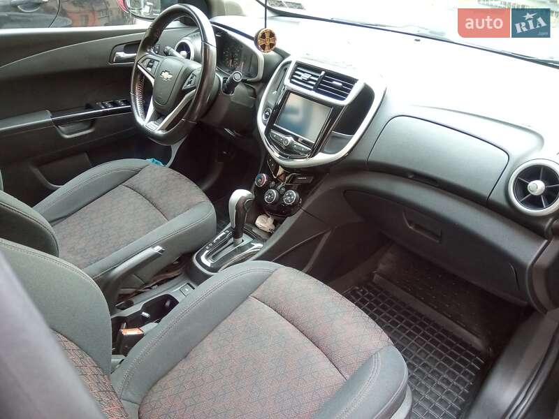 Седан Chevrolet Sonic 2016 в Кривом Роге