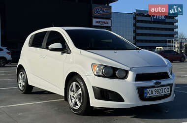 Хэтчбек Chevrolet Sonic 2015 в Киеве