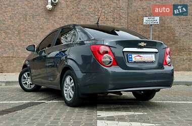 Седан Chevrolet Sonic 2012 в 