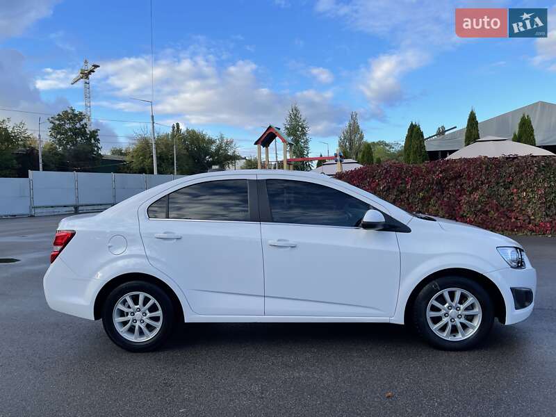 Седан Chevrolet Sonic 2017 в Киеве