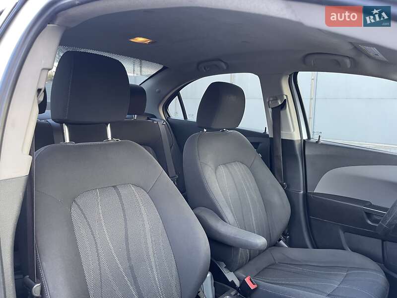 Седан Chevrolet Sonic 2017 в Киеве