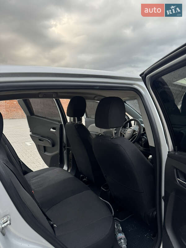 Хэтчбек Chevrolet Sonic 2011 в Тернополе