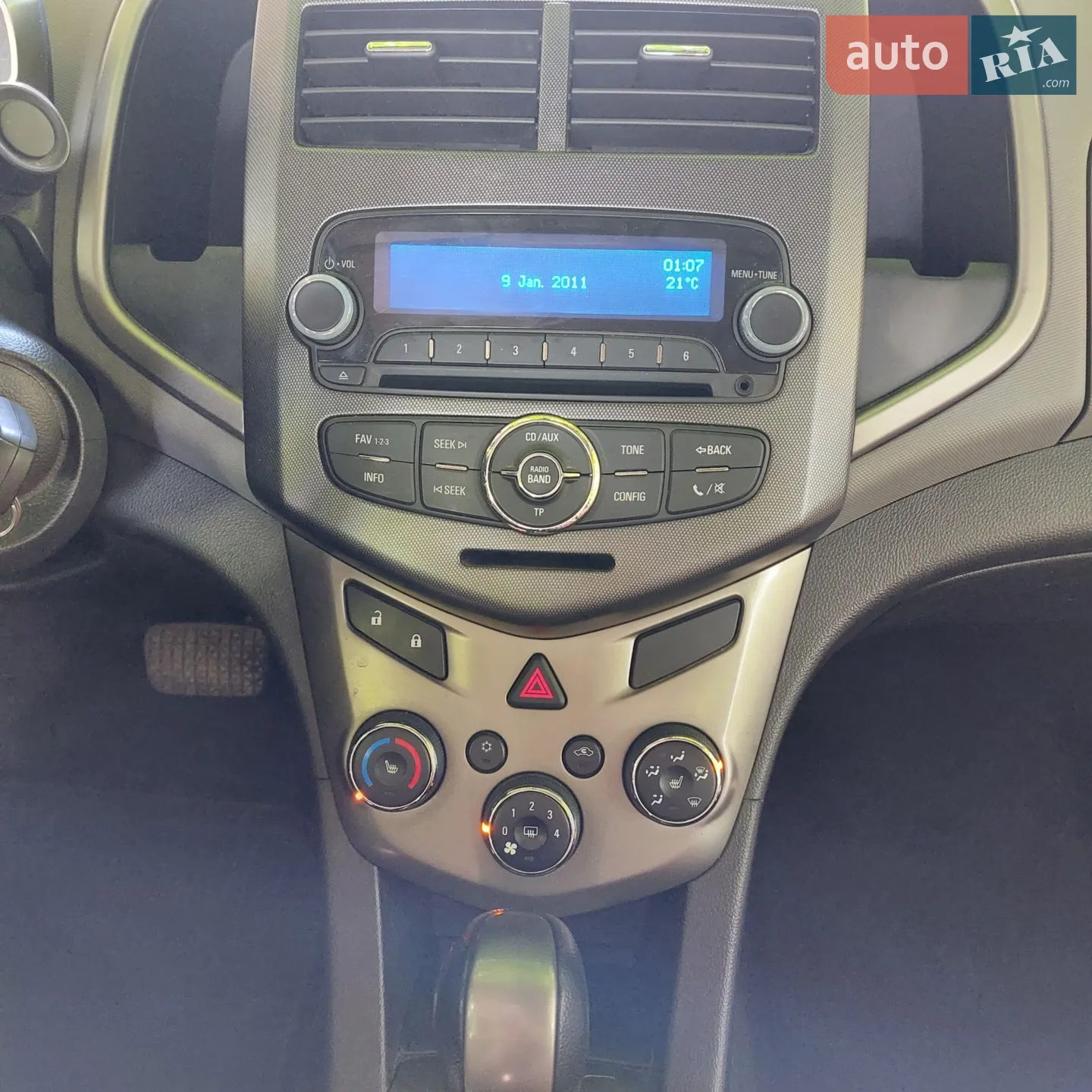 2012 Chevrolet Sonic - мініатюра 21