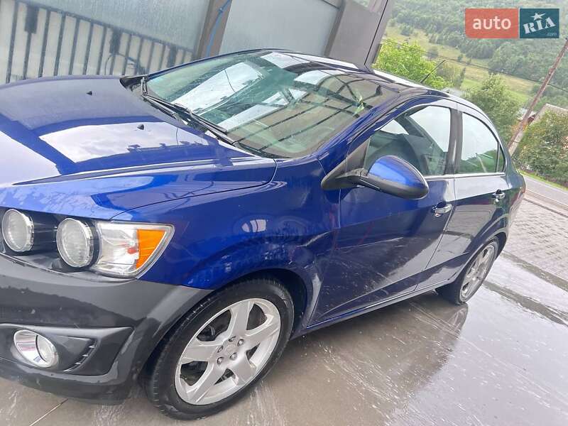 Седан Chevrolet Sonic 2014 в Воловце