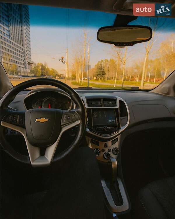 Седан Chevrolet Sonic 2016 в Дніпрі