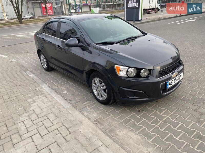 Седан Chevrolet Sonic 2015 в Дніпрі