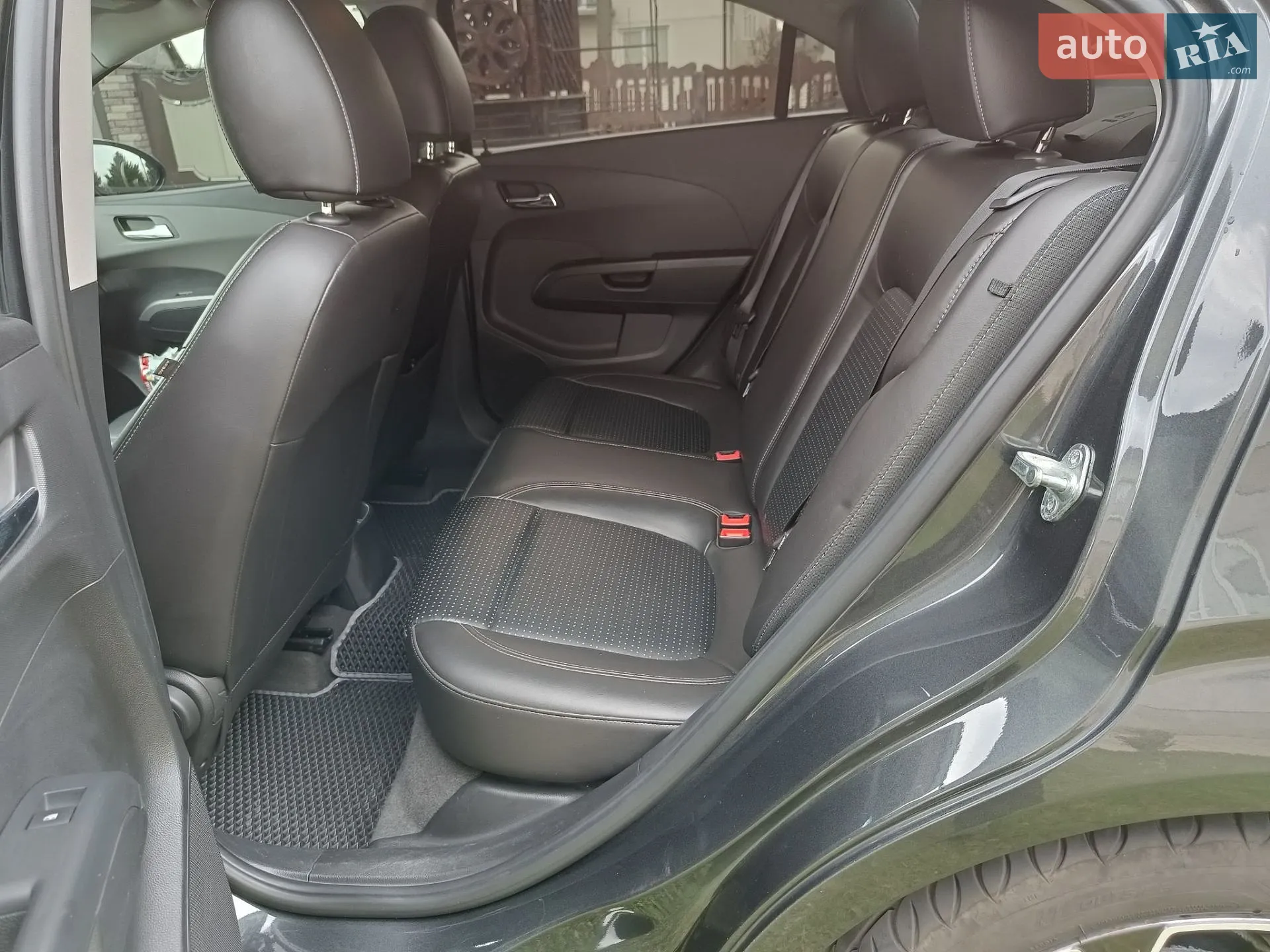 2016 Chevrolet Sonic - мініатюра 11