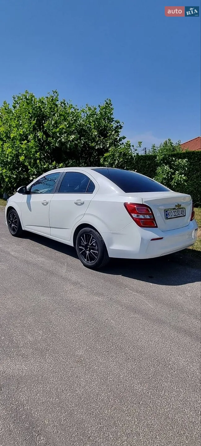 2017 Chevrolet Sonic - мініатюра 2