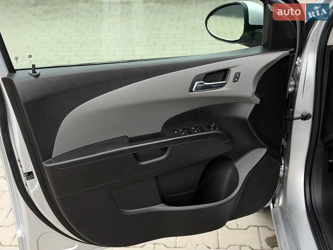 2016 Chevrolet Sonic - мініатюра 9