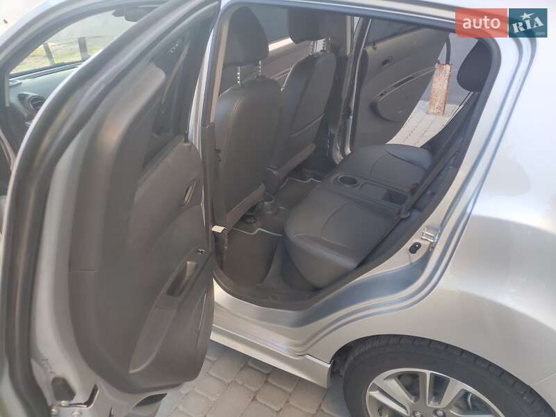 Хетчбек Chevrolet Spark EV 2016 в Львові