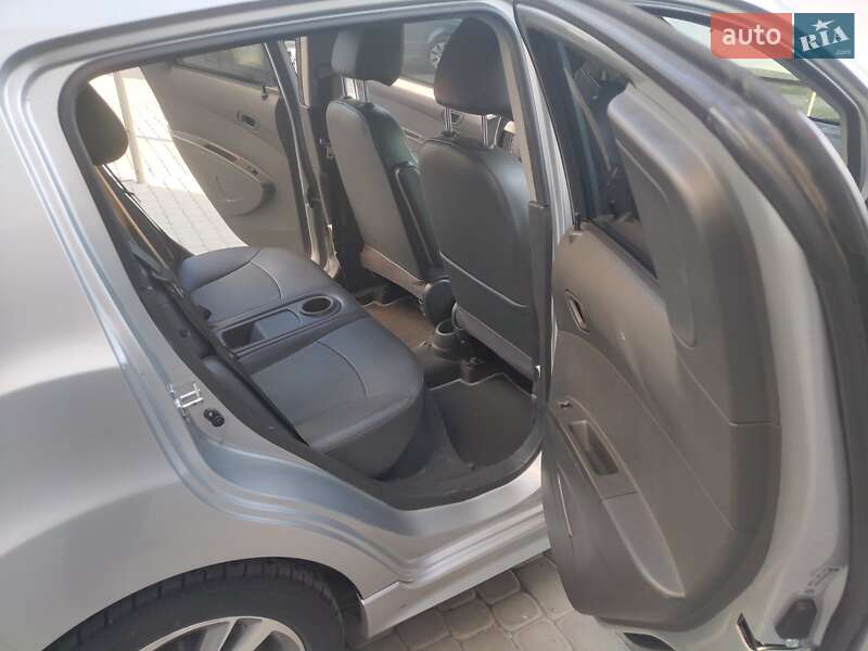 Хетчбек Chevrolet Spark EV 2016 в Львові