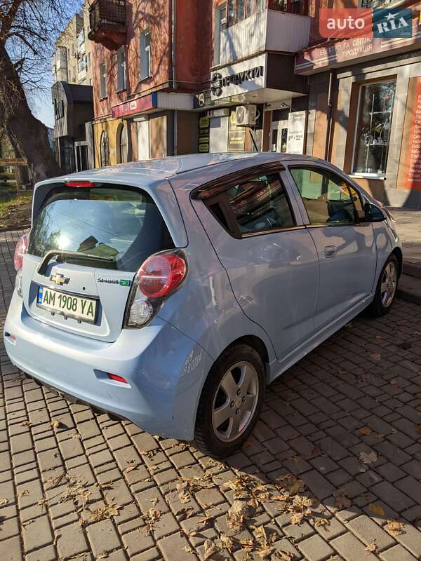 Хетчбек Chevrolet Spark EV 2016 в Кам'янець-Подільському