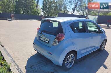 Хетчбек Chevrolet Spark EV 2014 в 