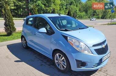 Хетчбек Chevrolet Spark EV 2014 в 
