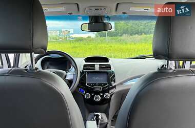 Хэтчбек Chevrolet Spark EV 2015 в 