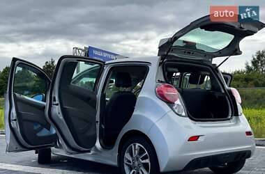 Хэтчбек Chevrolet Spark EV 2015 в 