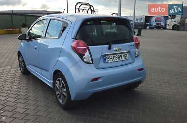 Хэтчбек Chevrolet Spark EV 2015 в 