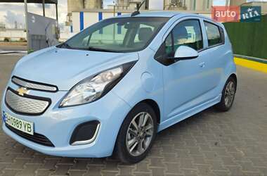 Хэтчбек Chevrolet Spark EV 2015 в 