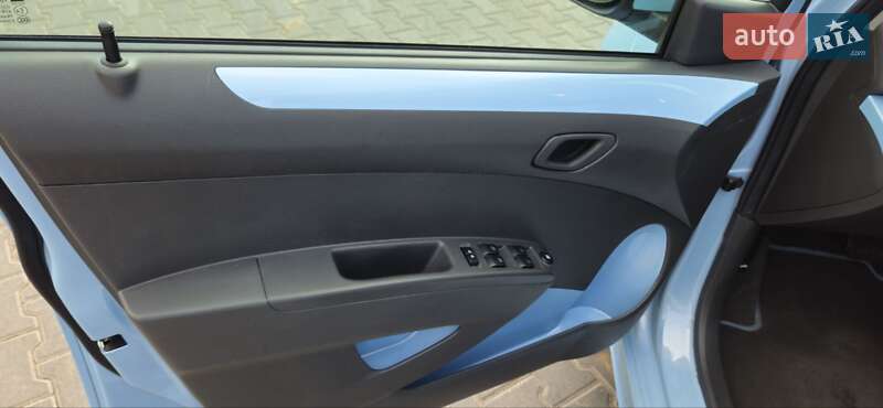 Хетчбек Chevrolet Spark EV 2015 в Одесі фото 28 Хетчбек Chevrolet Spark EV 2015 в Одесі
