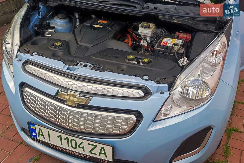 Хетчбек Chevrolet Spark EV 2016 в Вишгороді