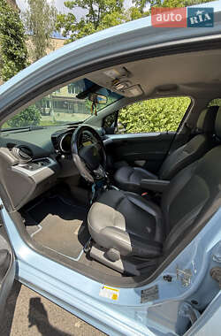 Хетчбек Chevrolet Spark EV 2016 в 