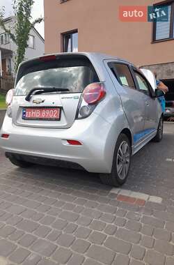 Хэтчбек Chevrolet Spark EV 2015 в 