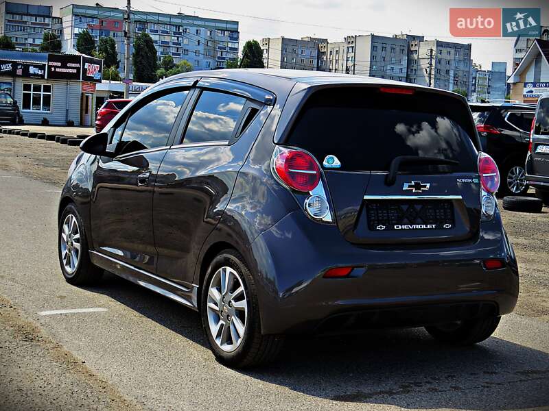 Хэтчбек Chevrolet Spark EV 2013 в Черкассах