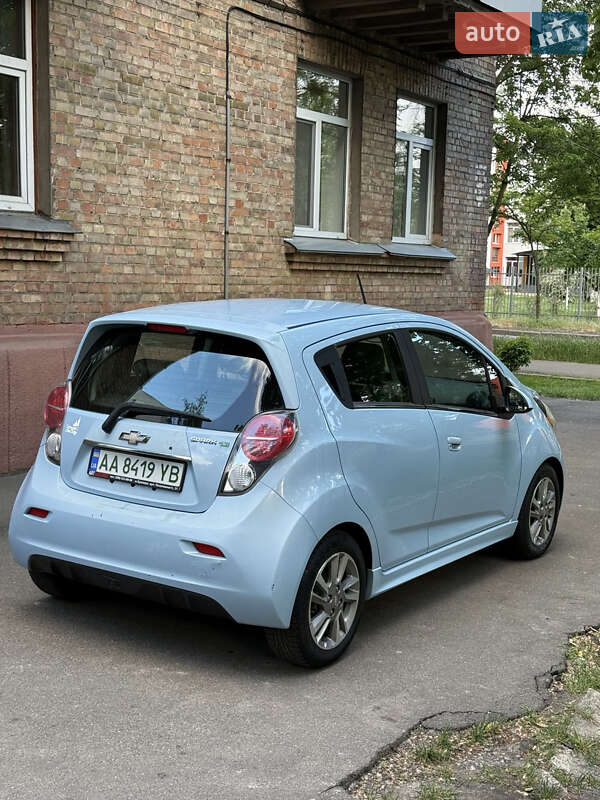 Хэтчбек Chevrolet Spark EV 2013 в Киеве