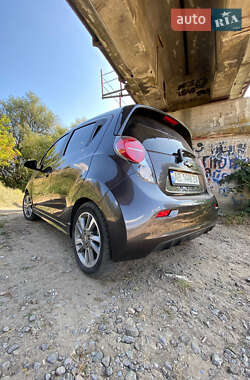 Хетчбек Chevrolet Spark EV 2013 в 
