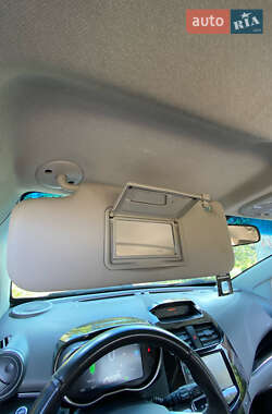 Хетчбек Chevrolet Spark EV 2013 в 