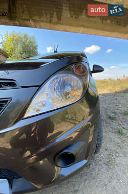 Хетчбек Chevrolet Spark EV 2013 в 